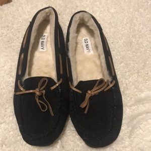 Old Navy Slippers😀.   Size 7